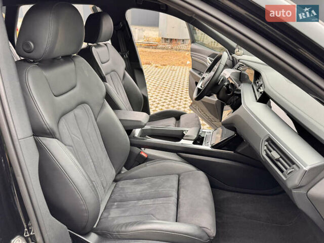 Чорний Ауді E-Tron, об'ємом двигуна 0 л та пробігом 35 тис. км за 37300 $, фото 42 на Automoto.ua