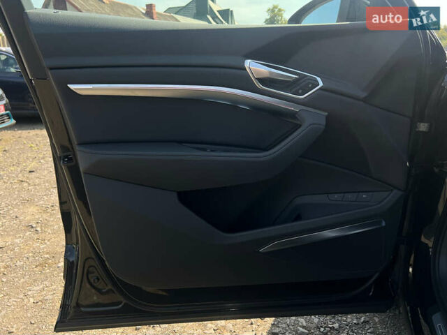 Черный Ауди E-Tron, объемом двигателя 0 л и пробегом 29 тыс. км за 43606 $, фото 38 на Automoto.ua