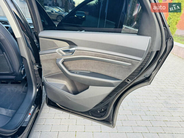 Чорний Ауді E-Tron, об'ємом двигуна 0 л та пробігом 27 тис. км за 38700 $, фото 23 на Automoto.ua