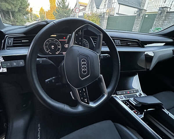 Черный Ауди E-Tron, объемом двигателя 0 л и пробегом 39 тыс. км за 36900 $, фото 17 на Automoto.ua