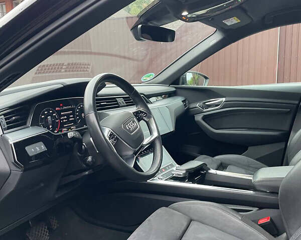 Чорний Ауді E-Tron, об'ємом двигуна 0 л та пробігом 35 тис. км за 37900 $, фото 5 на Automoto.ua
