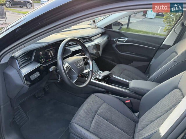 Чорний Ауді E-Tron, об'ємом двигуна 0 л та пробігом 35 тис. км за 38200 $, фото 45 на Automoto.ua