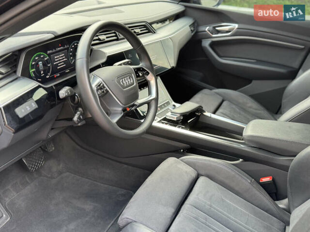 Черный Ауди E-Tron, объемом двигателя 0 л и пробегом 42 тыс. км за 38500 $, фото 11 на Automoto.ua