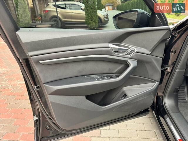Черный Ауди E-Tron, объемом двигателя 0 л и пробегом 22 тыс. км за 37700 $, фото 23 на Automoto.ua