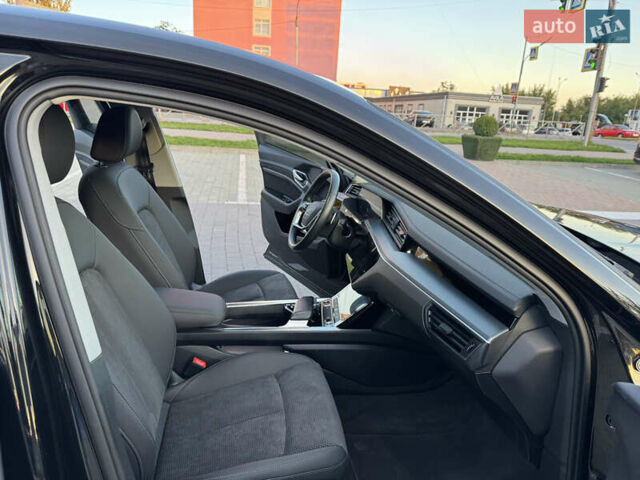 Чорний Ауді E-Tron, об'ємом двигуна 0 л та пробігом 35 тис. км за 38200 $, фото 34 на Automoto.ua