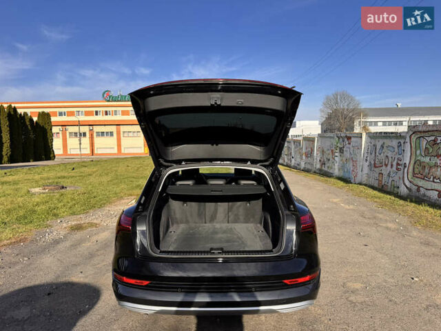 Чорний Ауді E-Tron, об'ємом двигуна 0 л та пробігом 70 тис. км за 36900 $, фото 33 на Automoto.ua