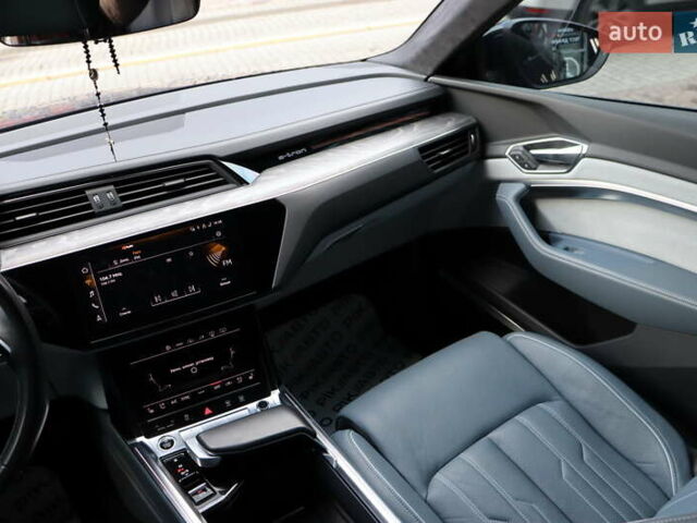Черный Ауди E-Tron, объемом двигателя 0 л и пробегом 50 тыс. км за 39900 $, фото 48 на Automoto.ua