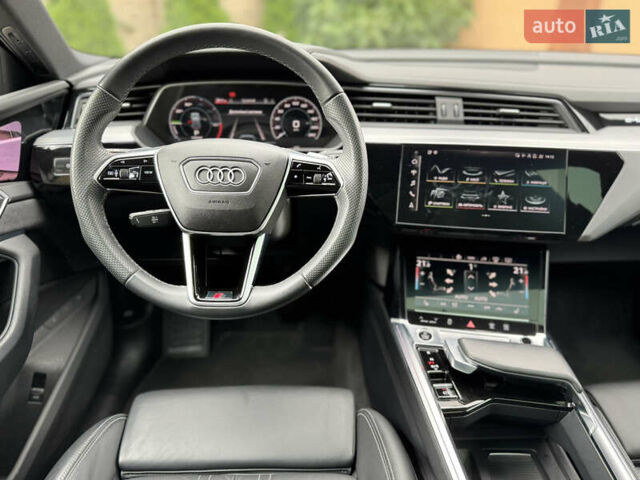 Чорний Ауді E-Tron, об'ємом двигуна 0 л та пробігом 34 тис. км за 39500 $, фото 77 на Automoto.ua