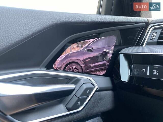 Черный Ауди E-Tron, объемом двигателя 0 л и пробегом 63 тыс. км за 49500 $, фото 102 на Automoto.ua