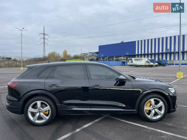 Чорний Ауді E-Tron, об'ємом двигуна 0 л та пробігом 22 тис. км за 33999 $, фото 3 на Automoto.ua