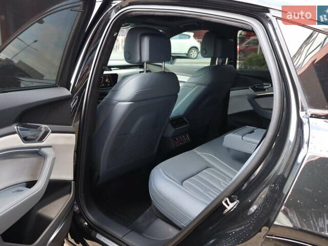 Черный Ауди E-Tron, объемом двигателя 0 л и пробегом 50 тыс. км за 39900 $, фото 41 на Automoto.ua