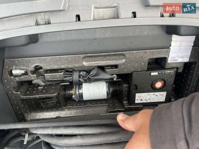 Чорний Ауді E-Tron, об'ємом двигуна 0 л та пробігом 21 тис. км за 34950 $, фото 55 на Automoto.ua