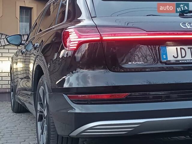 Черный Ауди E-Tron, объемом двигателя 0 л и пробегом 120 тыс. км за 35950 $, фото 25 на Automoto.ua