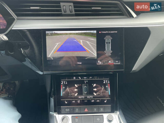 Чорний Ауді E-Tron, об'ємом двигуна 0 л та пробігом 21 тис. км за 34950 $, фото 46 на Automoto.ua