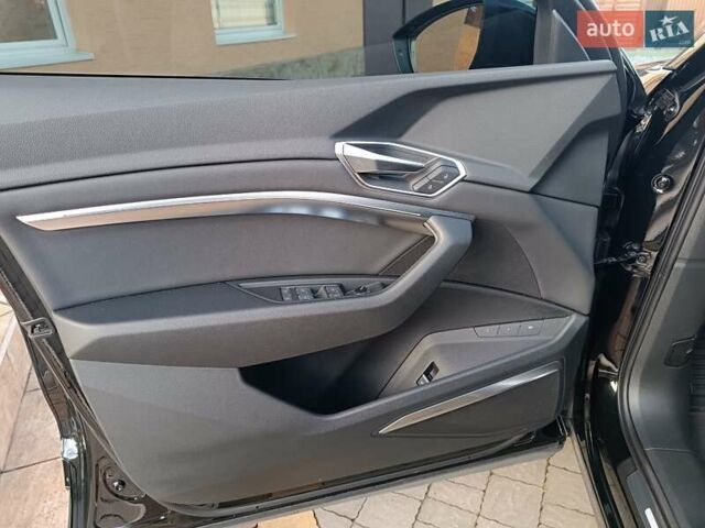 Черный Ауди E-Tron, объемом двигателя 0 л и пробегом 120 тыс. км за 35950 $, фото 29 на Automoto.ua