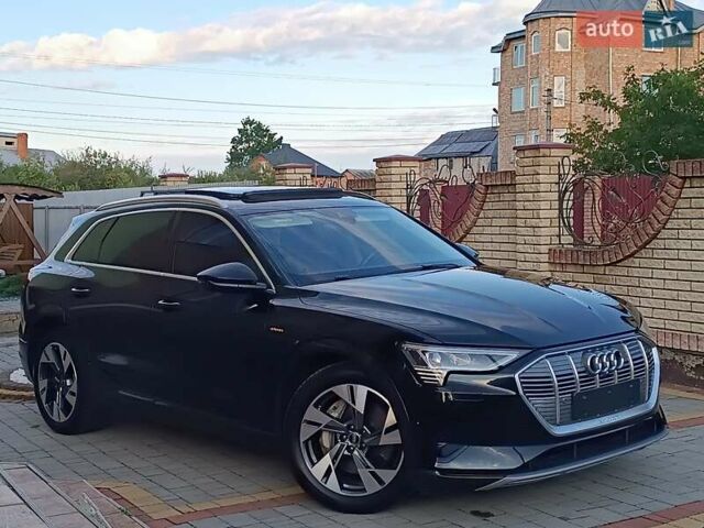 Черный Ауди E-Tron, объемом двигателя 0 л и пробегом 120 тыс. км за 35750 $, фото 15 на Automoto.ua