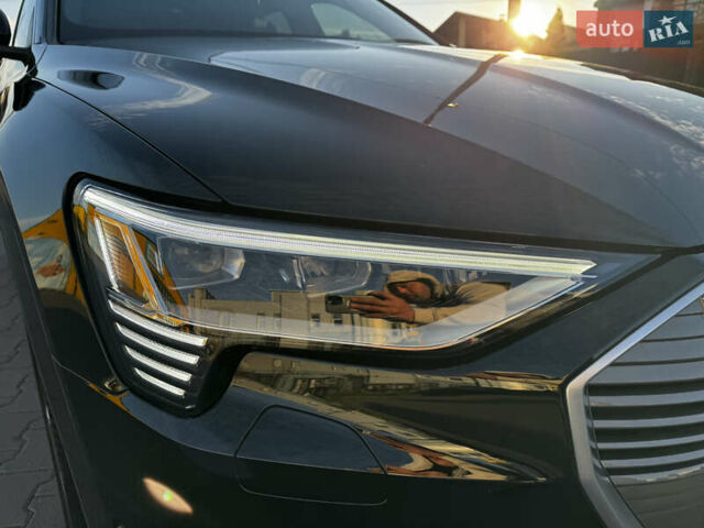 Черный Ауди E-Tron, объемом двигателя 0 л и пробегом 38 тыс. км за 37300 $, фото 40 на Automoto.ua