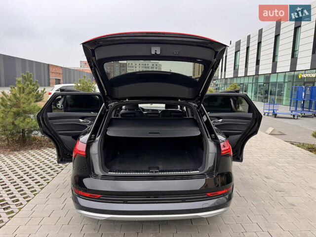 Чорний Ауді E-Tron, об'ємом двигуна 0 л та пробігом 35 тис. км за 37300 $, фото 49 на Automoto.ua