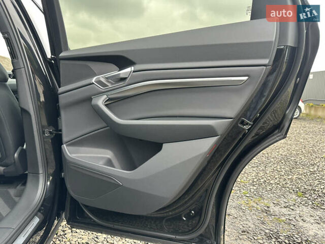 Чорний Ауді E-Tron, об'ємом двигуна 0 л та пробігом 32 тис. км за 44769 $, фото 42 на Automoto.ua