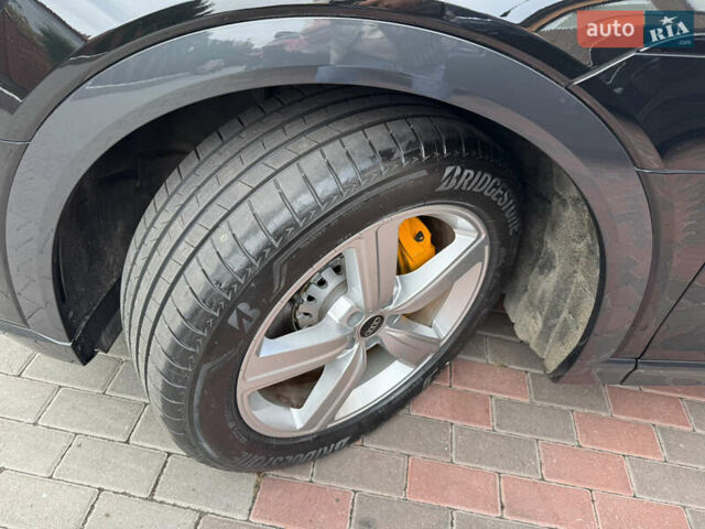Черный Ауди E-Tron, объемом двигателя 0 л и пробегом 42 тыс. км за 38500 $, фото 27 на Automoto.ua