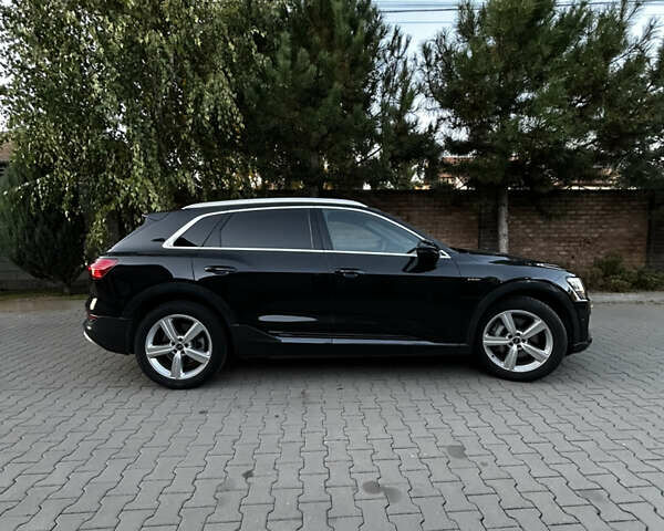 Черный Ауди E-Tron, объемом двигателя 0 л и пробегом 39 тыс. км за 36900 $, фото 6 на Automoto.ua