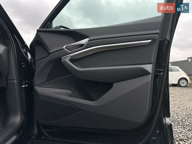 Чорний Ауді E-Tron, об'ємом двигуна 0 л та пробігом 32 тис. км за 44769 $, фото 47 на Automoto.ua