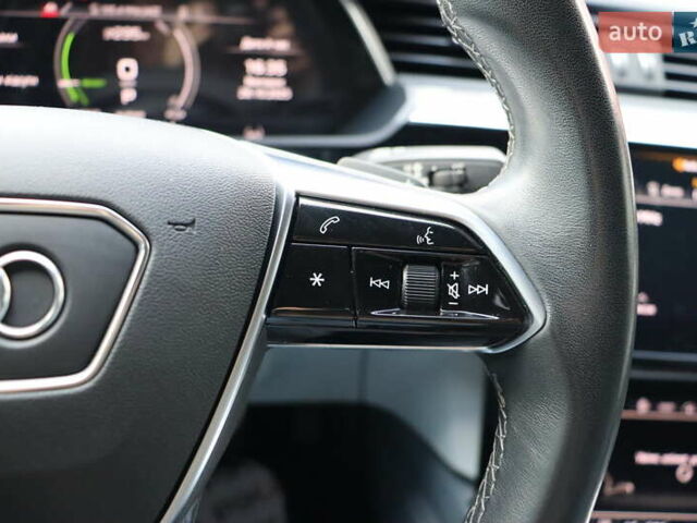 Черный Ауди E-Tron, объемом двигателя 0 л и пробегом 50 тыс. км за 39900 $, фото 25 на Automoto.ua