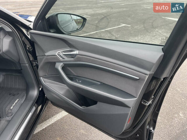 Чорний Ауді E-Tron, об'ємом двигуна 0 л та пробігом 22 тис. км за 33999 $, фото 41 на Automoto.ua