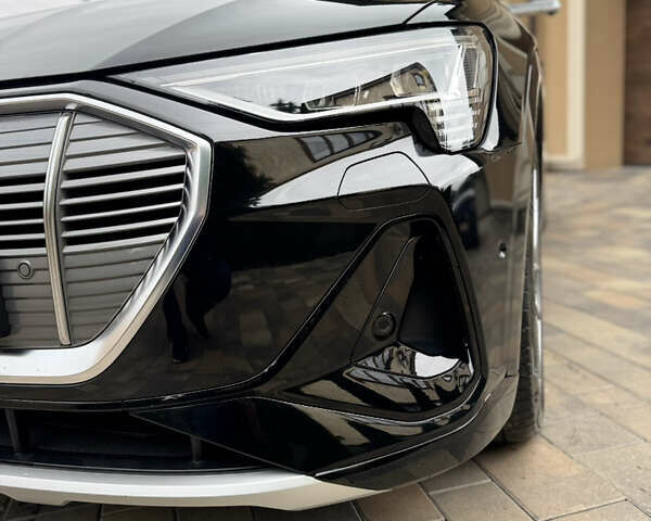 Чорний Ауді E-Tron, об'ємом двигуна 0 л та пробігом 34 тис. км за 39500 $, фото 4 на Automoto.ua