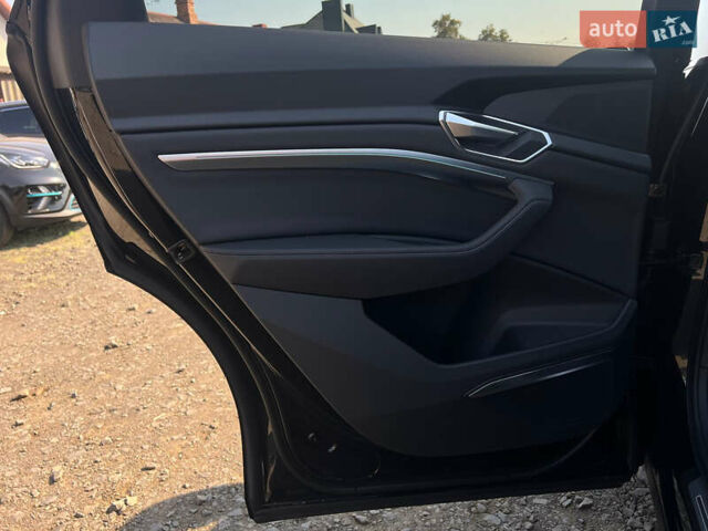 Черный Ауди E-Tron, объемом двигателя 0 л и пробегом 29 тыс. км за 43606 $, фото 42 на Automoto.ua