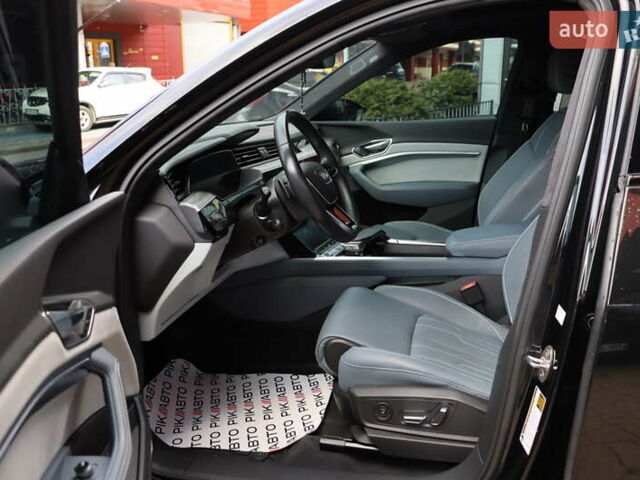 Черный Ауди E-Tron, объемом двигателя 0 л и пробегом 50 тыс. км за 39900 $, фото 15 на Automoto.ua