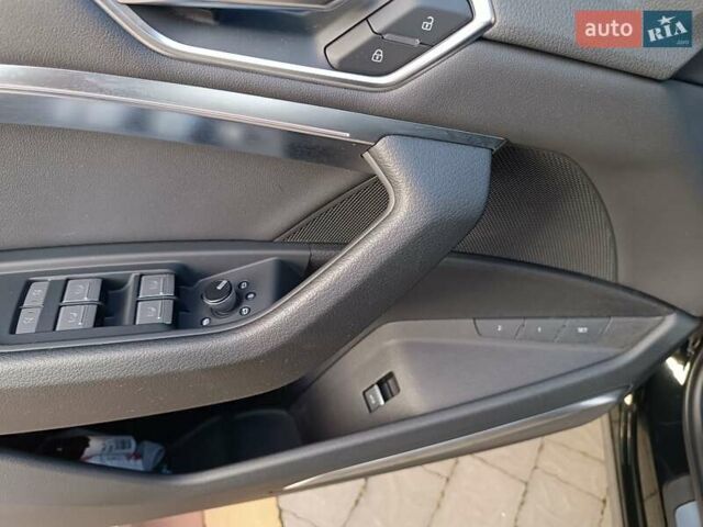 Черный Ауди E-Tron, объемом двигателя 0 л и пробегом 120 тыс. км за 35750 $, фото 38 на Automoto.ua