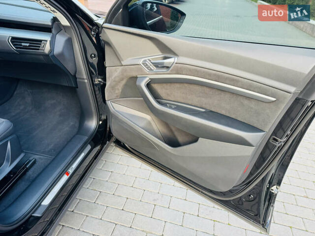 Чорний Ауді E-Tron, об'ємом двигуна 0 л та пробігом 27 тис. км за 38700 $, фото 21 на Automoto.ua
