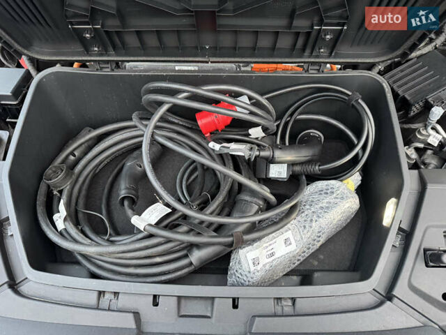 Чорний Ауді E-Tron, об'ємом двигуна 0 л та пробігом 27 тис. км за 38700 $, фото 41 на Automoto.ua