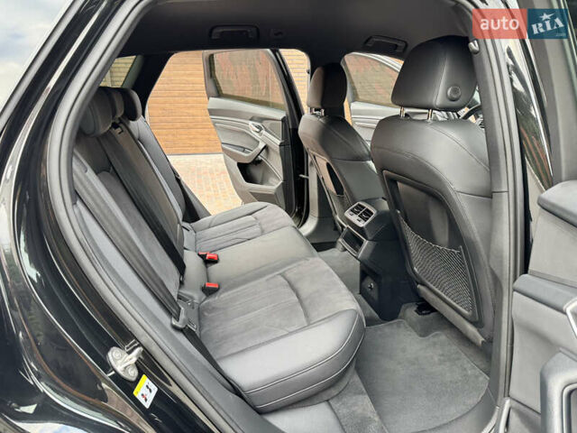 Черный Ауди E-Tron, объемом двигателя 0 л и пробегом 22 тыс. км за 37700 $, фото 28 на Automoto.ua