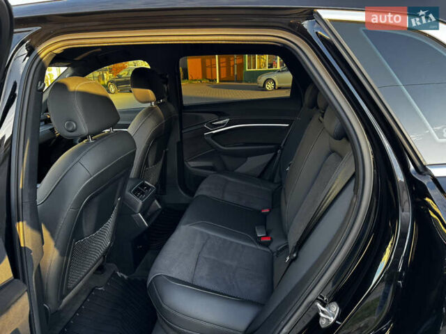 Черный Ауди E-Tron, объемом двигателя 0 л и пробегом 38 тыс. км за 37300 $, фото 26 на Automoto.ua