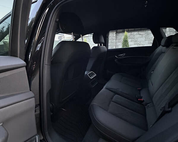 Черный Ауди E-Tron, объемом двигателя 0 л и пробегом 39 тыс. км за 36900 $, фото 21 на Automoto.ua