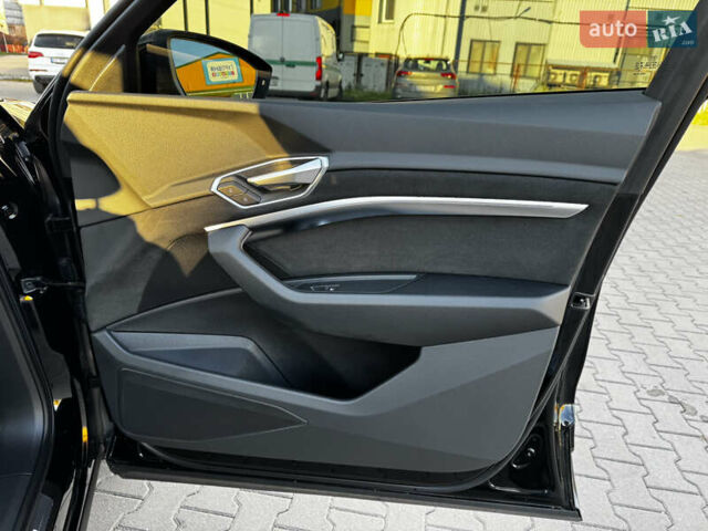 Черный Ауди E-Tron, объемом двигателя 0 л и пробегом 38 тыс. км за 37300 $, фото 30 на Automoto.ua