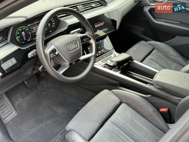 Черный Ауди E-Tron, объемом двигателя 0 л и пробегом 42 тыс. км за 38500 $, фото 12 на Automoto.ua