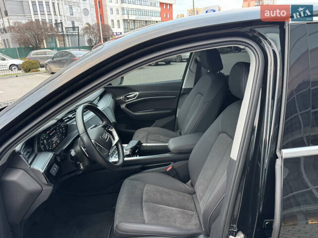 Чорний Ауді E-Tron, об'ємом двигуна 0 л та пробігом 35 тис. км за 37900 $, фото 41 на Automoto.ua