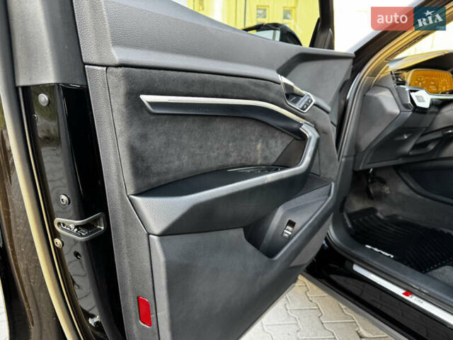 Черный Ауди E-Tron, объемом двигателя 0 л и пробегом 38 тыс. км за 37300 $, фото 25 на Automoto.ua