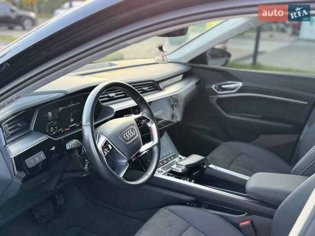 Чорний Ауді E-Tron, об'ємом двигуна 0 л та пробігом 35 тис. км за 38200 $, фото 20 на Automoto.ua