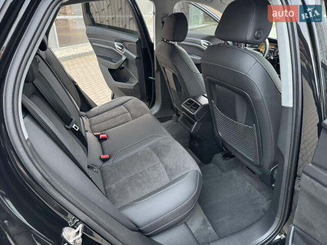 Чорний Ауді E-Tron, об'ємом двигуна 0 л та пробігом 35 тис. км за 37900 $, фото 47 на Automoto.ua