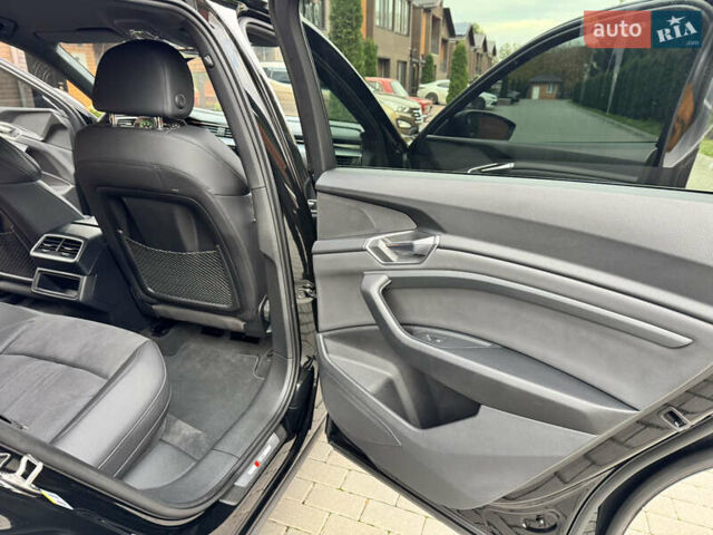 Черный Ауди E-Tron, объемом двигателя 0 л и пробегом 22 тыс. км за 37700 $, фото 33 на Automoto.ua