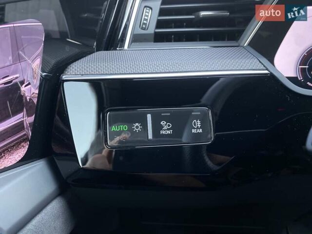 Черный Ауди E-Tron, объемом двигателя 0 л и пробегом 63 тыс. км за 49500 $, фото 67 на Automoto.ua