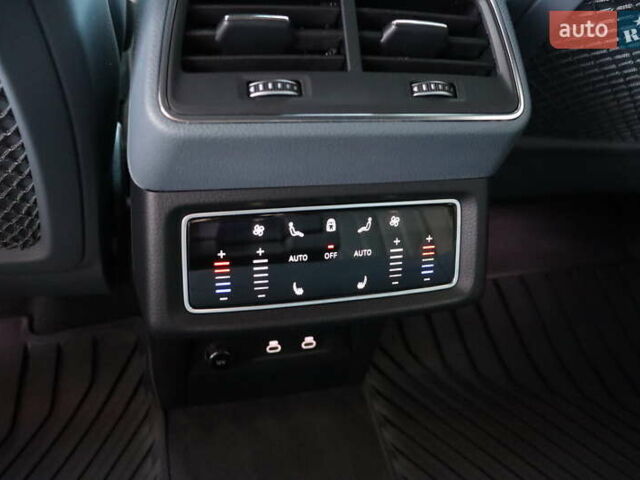 Черный Ауди E-Tron, объемом двигателя 0 л и пробегом 50 тыс. км за 39900 $, фото 45 на Automoto.ua