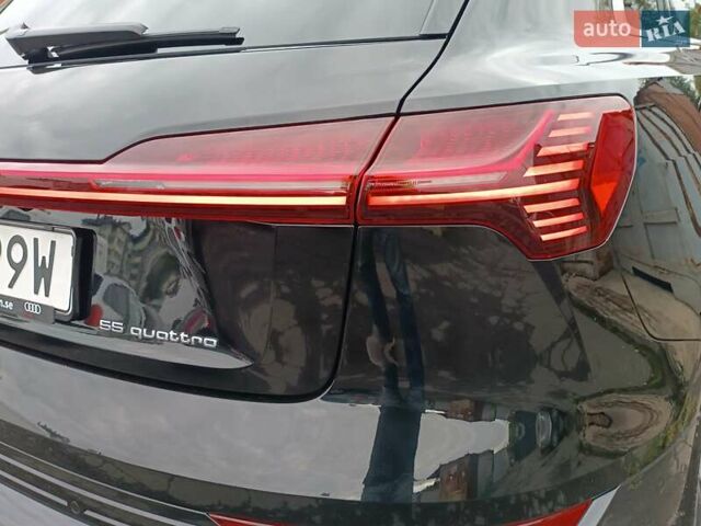 Черный Ауди E-Tron, объемом двигателя 0 л и пробегом 120 тыс. км за 35950 $, фото 67 на Automoto.ua