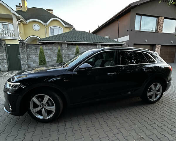 Черный Ауди E-Tron, объемом двигателя 0 л и пробегом 39 тыс. км за 36900 $, фото 14 на Automoto.ua