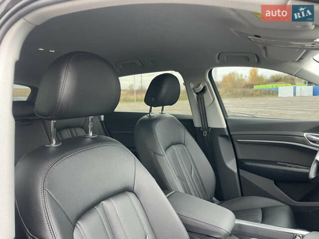 Чорний Ауді E-Tron, об'ємом двигуна 0 л та пробігом 22 тис. км за 33999 $, фото 43 на Automoto.ua