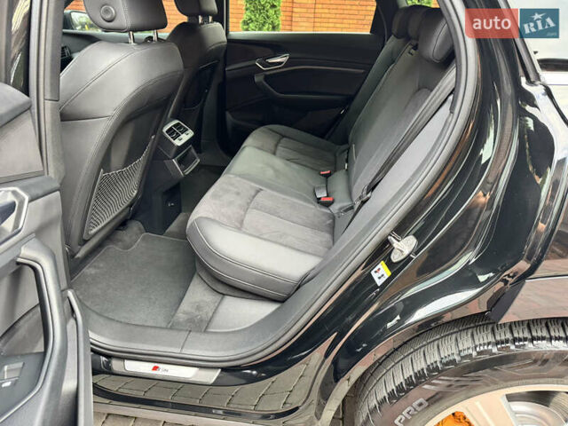 Черный Ауди E-Tron, объемом двигателя 0 л и пробегом 22 тыс. км за 37700 $, фото 27 на Automoto.ua